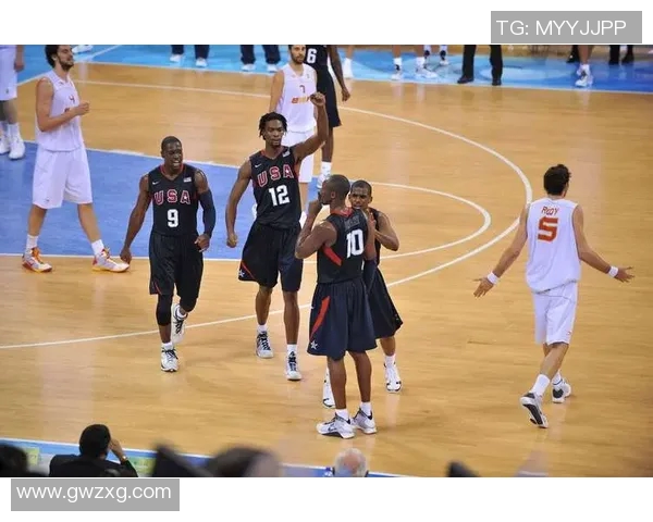 詹姆斯领衔美国男篮夺得奥运会金牌，樊旭：团结合作是胜利的关键